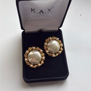 Vintage Goldtone earrings 1980’s